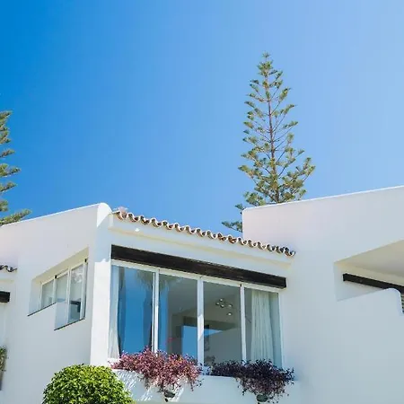 Διαμέρισμα Azahara I, 25a Small Cozy With Great Views Located In The Popular Area Of Nueva Andalucia *