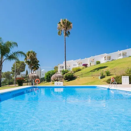 Διαμέρισμα Azahara I, 25a Small Cozy With Great Views Located In The Popular Area Of Nueva Andalucia *