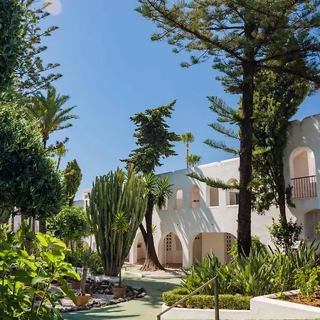 Apartamento Azahara I, 25a Small Cozy With Great Views Located In The Popular Area Of Nueva Andalucia