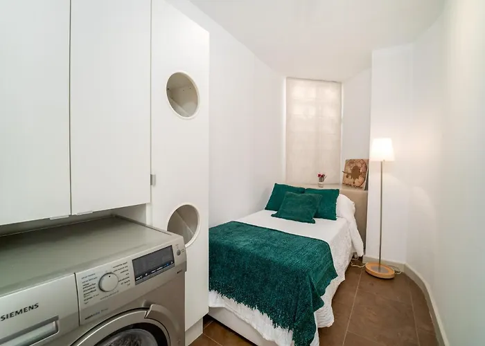 Azahara I, 25a Small Cozy With Great Views Located In The Popular Area Of Nueva Andalucia *