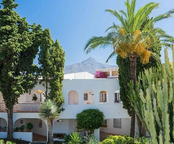 Azahara I, 25a Small Cozy With Great Views Located In The Popular Area Of Nueva Andalucia Апартаменты *