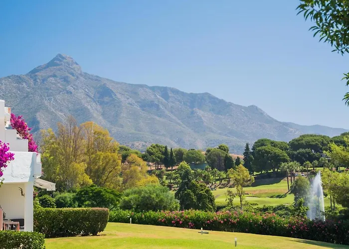 Azahara I, 25a Small Cozy With Great Views Located In The Popular Area Of Nueva Andalucia Марбелья