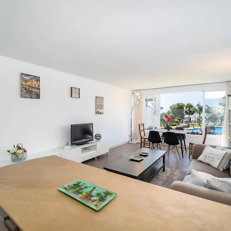 아파트 Azahara I, 25a Small Cozy With Great Views Located In The Popular Area Of Nueva Andalucia