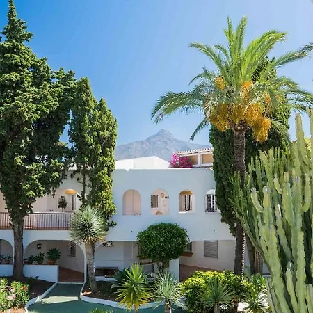 Azahara I, 25a Small Cozy With Great Views Located In The Popular Area Of Nueva Andalucia 아파트 *