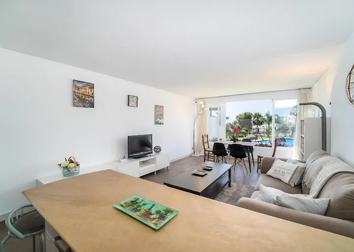 Apartamento Azahara I, 25a Small Cozy With Great Views Located In The Popular Area Of Nueva Andalucia