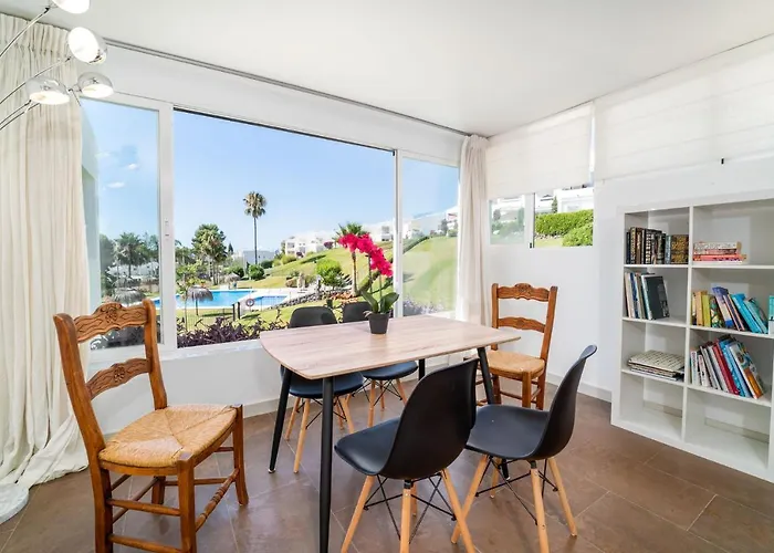 Azahara I, 25a Small Cozy With Great Views Located In The Popular Area Of Nueva Andalucia Apartamento *
